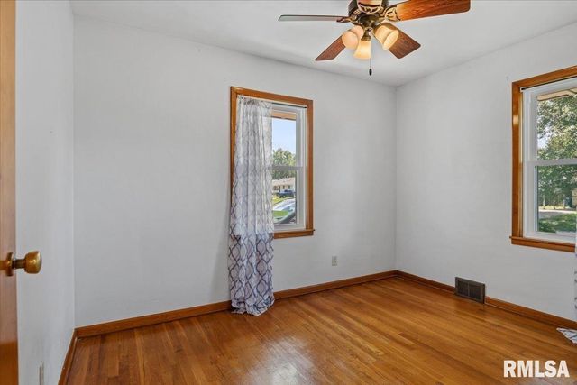 50 MIDLAND Court, Springfield, IL 62702