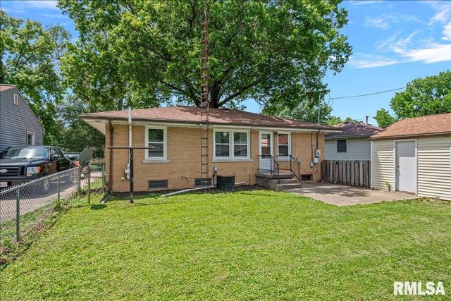50 MIDLAND Court, Springfield, IL 62702