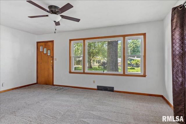 50 MIDLAND Court, Springfield, IL 62702