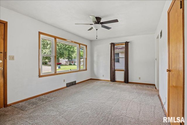 50 MIDLAND Court, Springfield, IL 62702