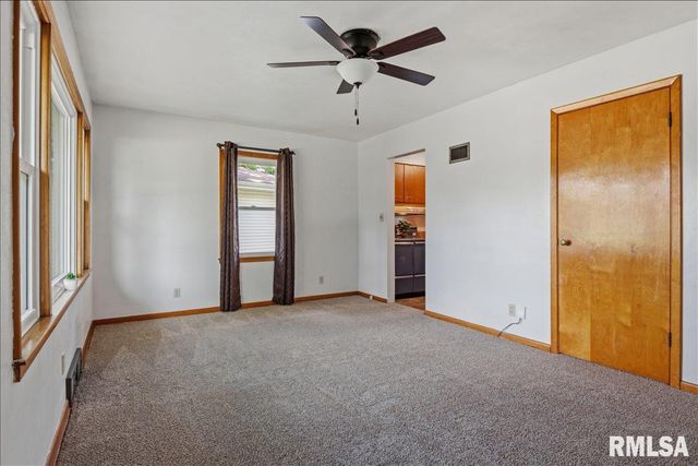 50 MIDLAND Court, Springfield, IL 62702