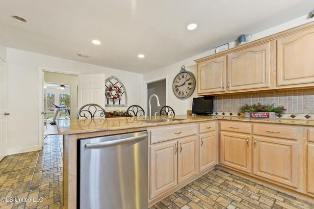 14449 Pine Ridge Road, Vancleave, MS 39565