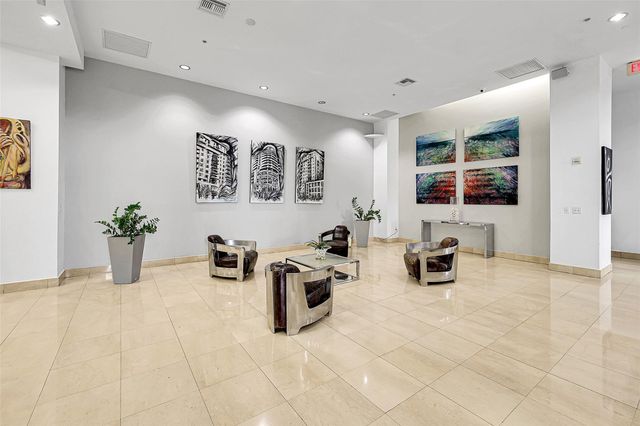 1 Glen Royal Parkway 1010, Miami, FL 33125