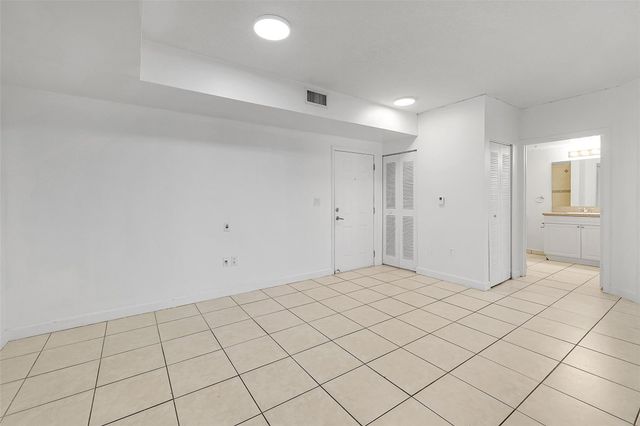 1 Glen Royal Parkway 1010, Miami, FL 33125