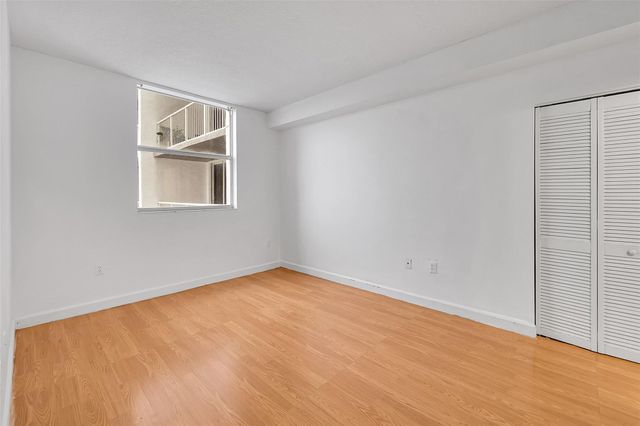 1 Glen Royal Parkway 1010, Miami, FL 33125