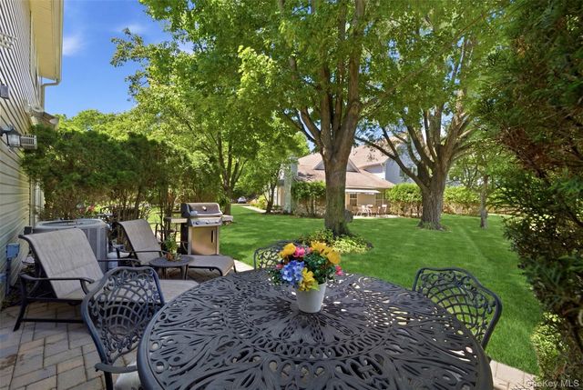 126 Erin Lane, East Setauket, NY 11733