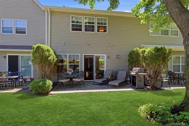 126 Erin Lane, East Setauket, NY 11733