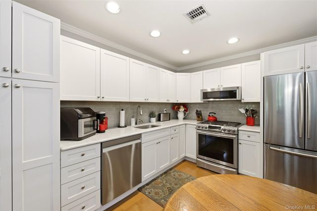 126 Erin Lane, East Setauket, NY 11733
