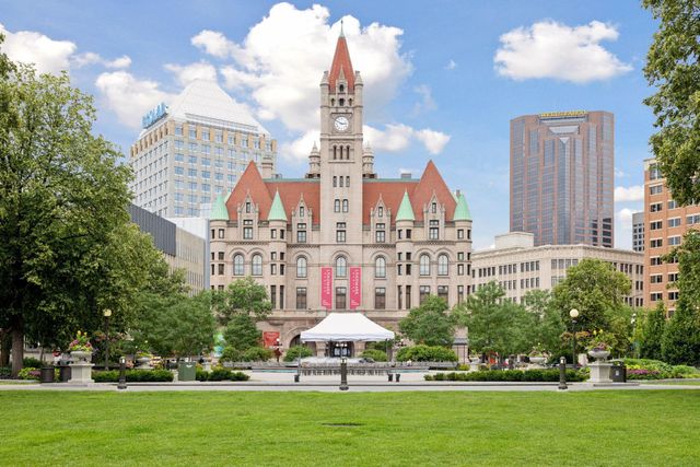 78 10th Street E 1710, Saint Paul, MN 55101