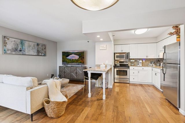 78 10th Street E 1710, Saint Paul, MN 55101