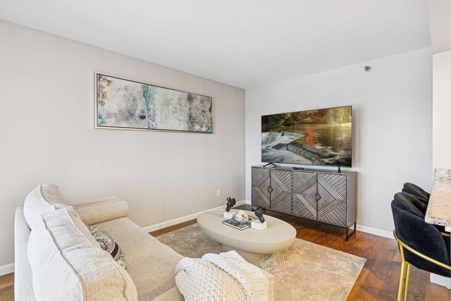 78 10th Street E 1710, Saint Paul, MN 55101