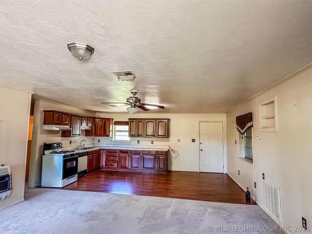 109948 S 4155 Road, Checotah, OK 74426