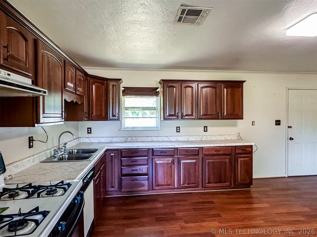 109948 S 4155 Road, Checotah, OK 74426