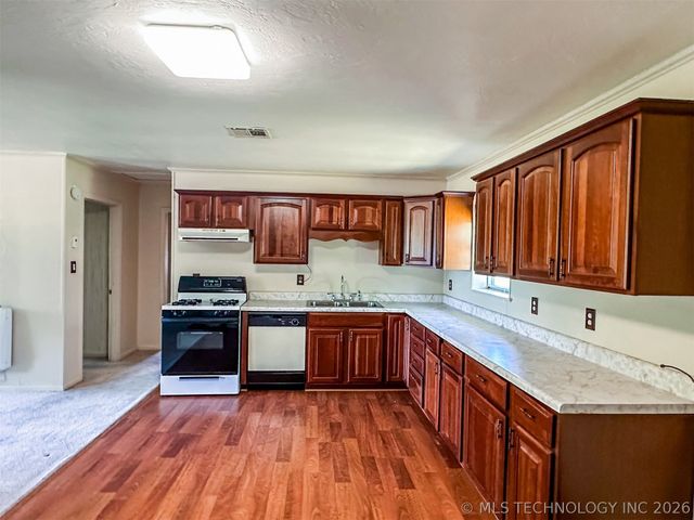 109948 S 4155 Road, Checotah, OK 74426