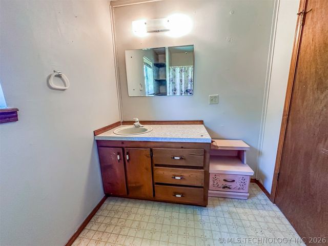 109948 S 4155 Road, Checotah, OK 74426