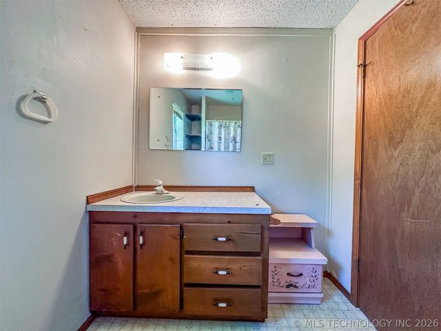 109948 S 4155 Road, Checotah, OK 74426