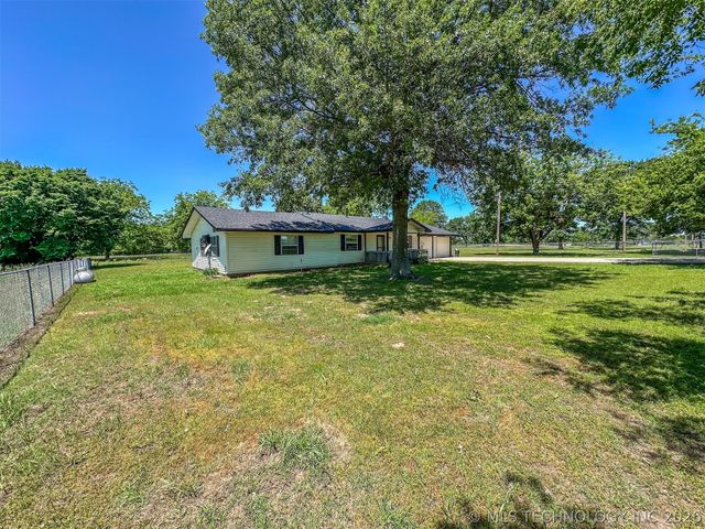 109948 S 4155 Road, Checotah, OK 74426