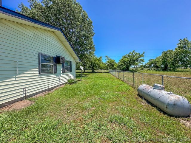 109948 S 4155 Road, Checotah, OK 74426