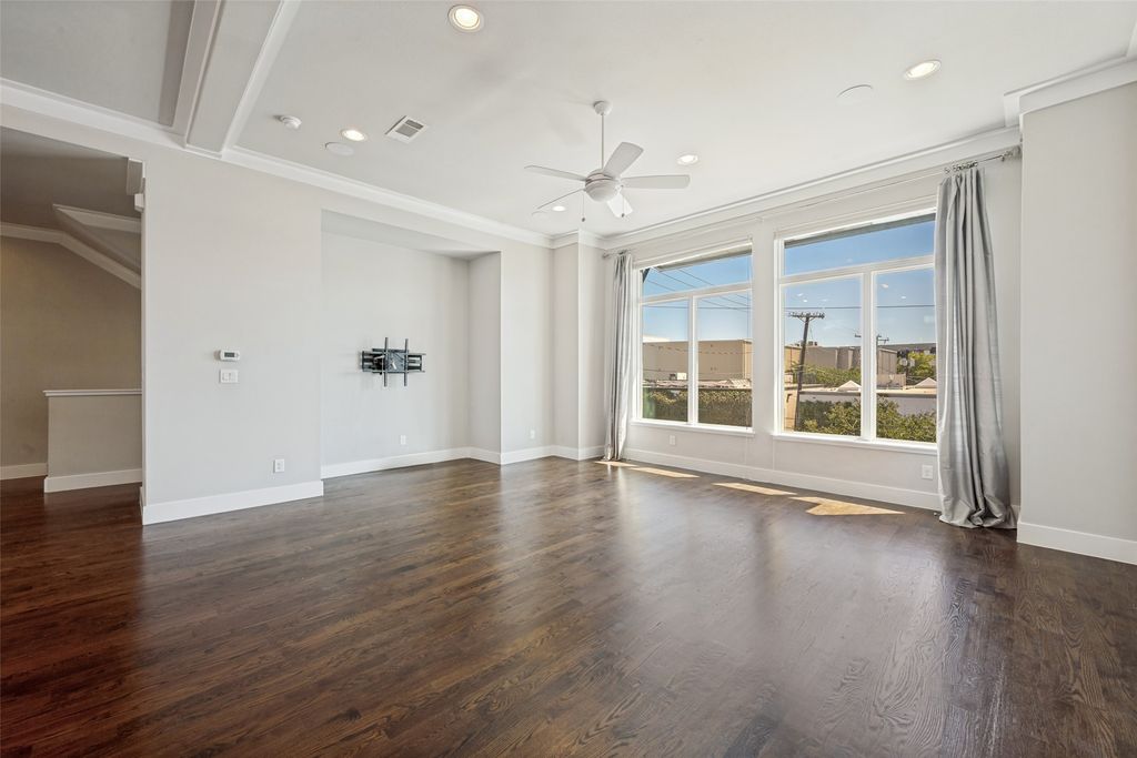 212 Foch Street, Fort Worth, TX 76107 — photo 3