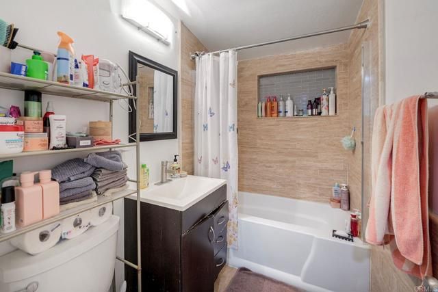 648 Cocapah St, Vista, CA 92083