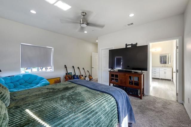 648 Cocapah St, Vista, CA 92083