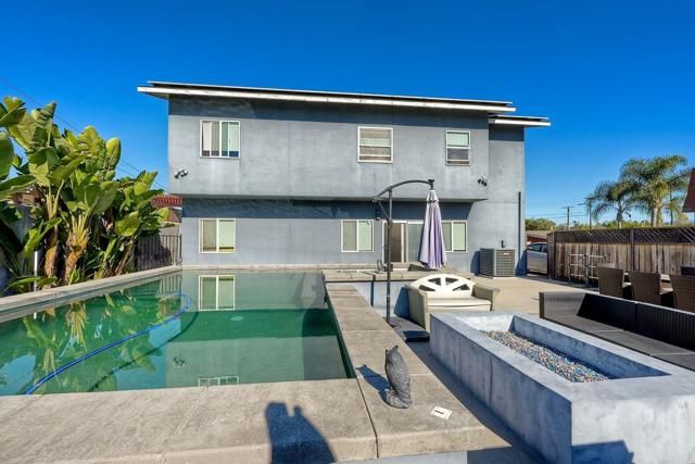 648 Cocapah St, Vista, CA 92083