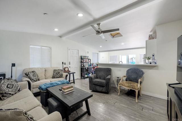 648 Cocapah St, Vista, CA 92083