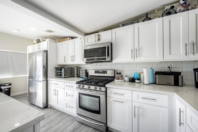 648 Cocapah St, Vista, CA 92083