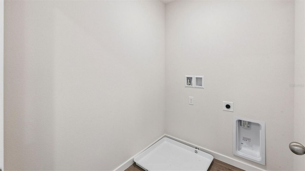Image 12 of property listing at 988 PINEWOOD STREET, Kissimmee, FL 34744