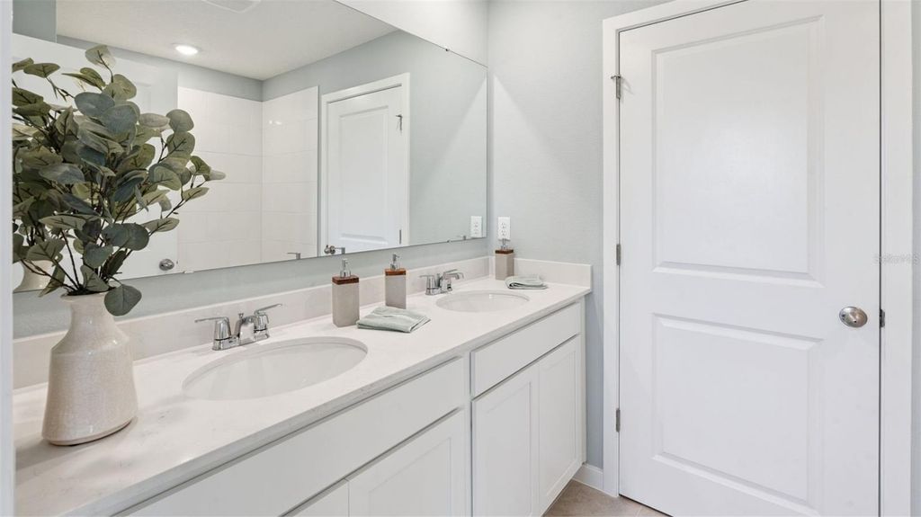 Image 9 of property listing at 988 PINEWOOD STREET, Kissimmee, FL 34744