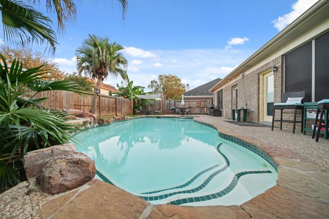 2913 Linda Drive, Pearland, TX 77584