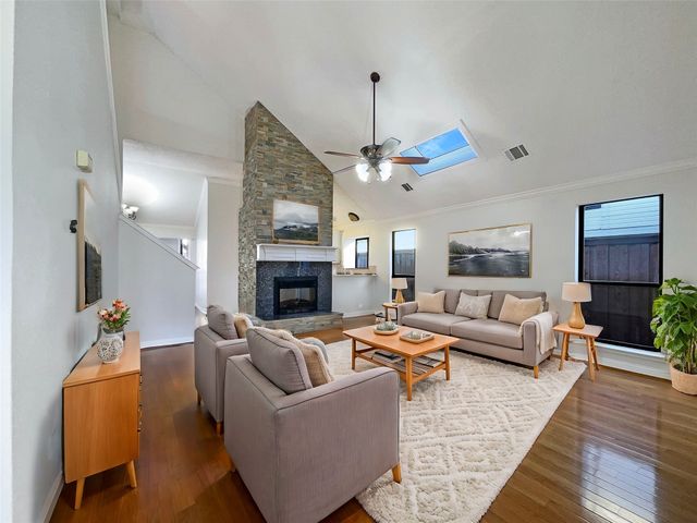 817 Foxridge Drive, Arlington, TX 76017