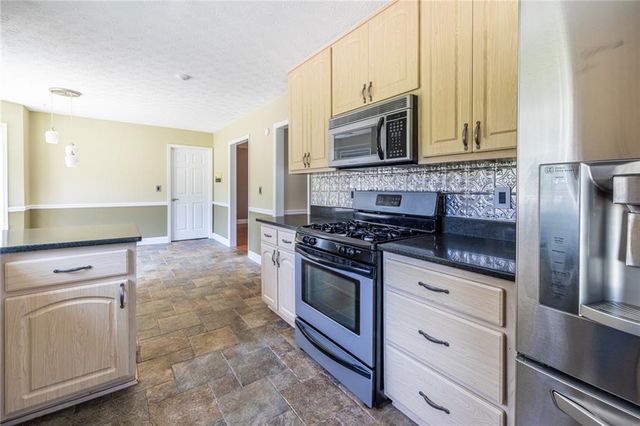 215 Valley Brook Trail, Jonesboro, GA 30238