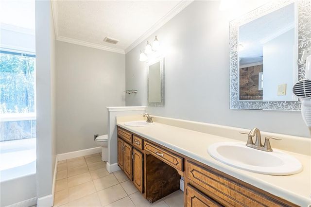215 Valley Brook Trail, Jonesboro, GA 30238