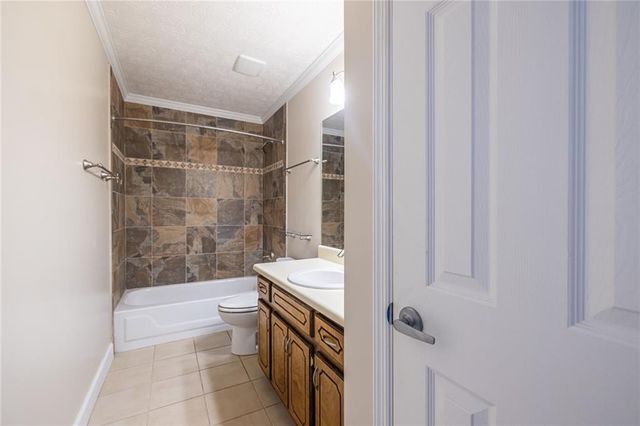 215 Valley Brook Trail, Jonesboro, GA 30238