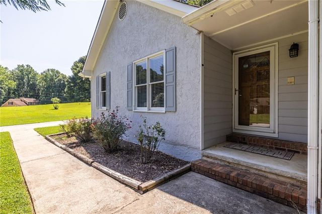 215 Valley Brook Trail, Jonesboro, GA 30238