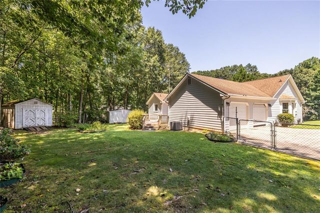 215 Valley Brook Trail, Jonesboro, GA 30238