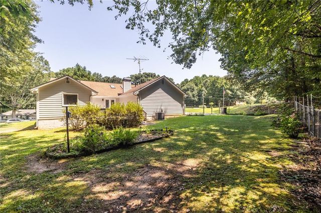 215 Valley Brook Trail, Jonesboro, GA 30238