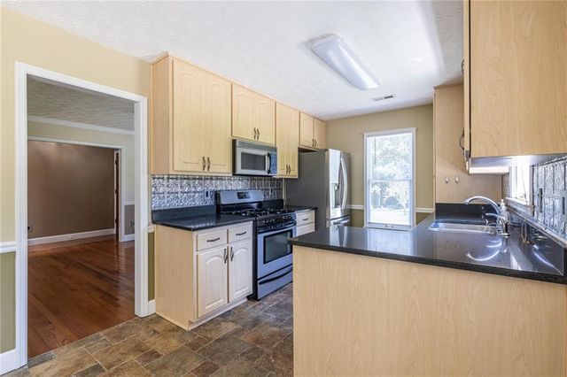 215 Valley Brook Trail, Jonesboro, GA 30238