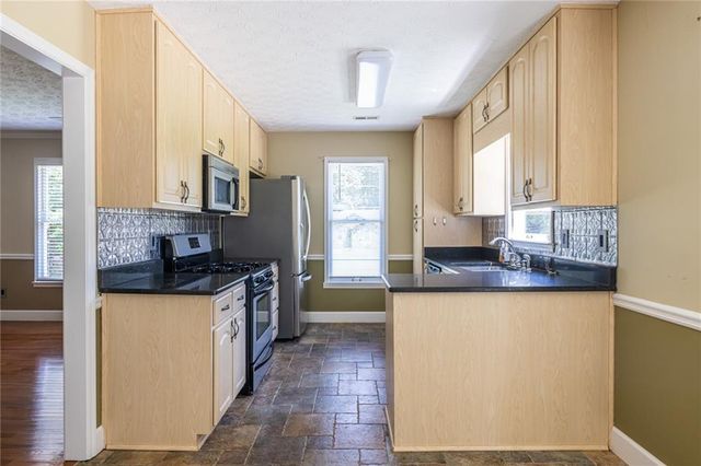 215 Valley Brook Trail, Jonesboro, GA 30238