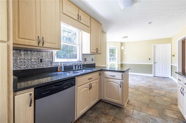 215 Valley Brook Trail, Jonesboro, GA 30238