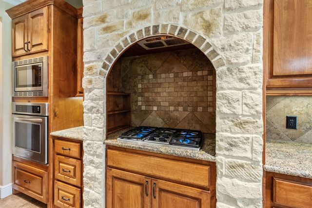 5041 Rimrock Pass, Montgomery, TX 77316