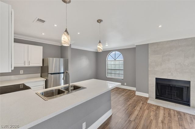 4050 Pacific Harbors Drive 216, Las Vegas, NV 89121