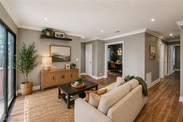 4050 Pacific Harbors Drive 216, Las Vegas, NV 89121