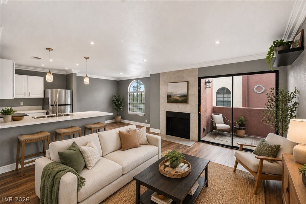 4050 Pacific Harbors Drive 216, Las Vegas, NV 89121