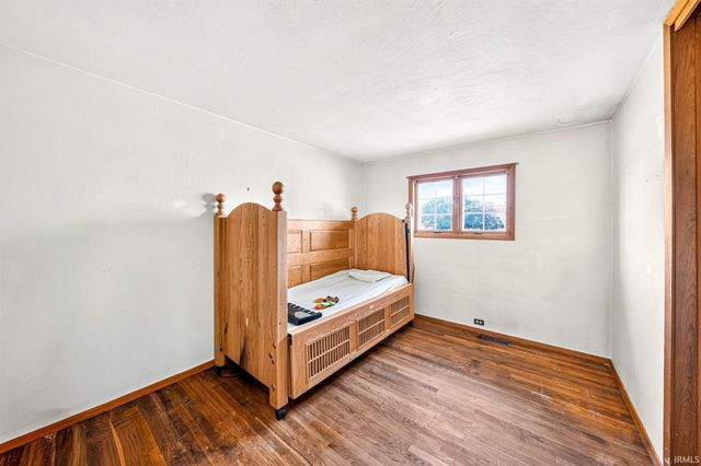 450 S Lombardy Drive, South Bend, IN 46619
