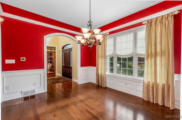 81 Hidden Oaks Court, Grand Island, NY 14072