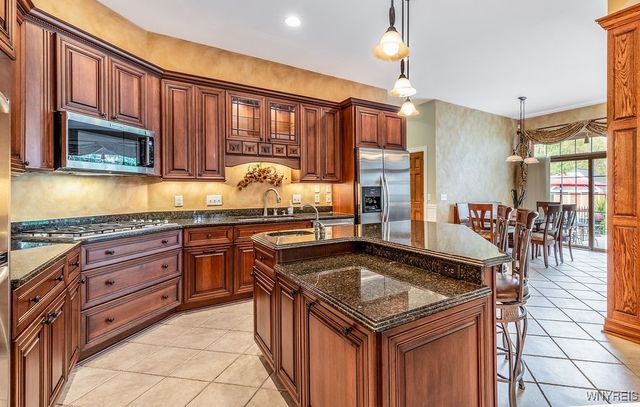 81 Hidden Oaks Court, Grand Island, NY 14072