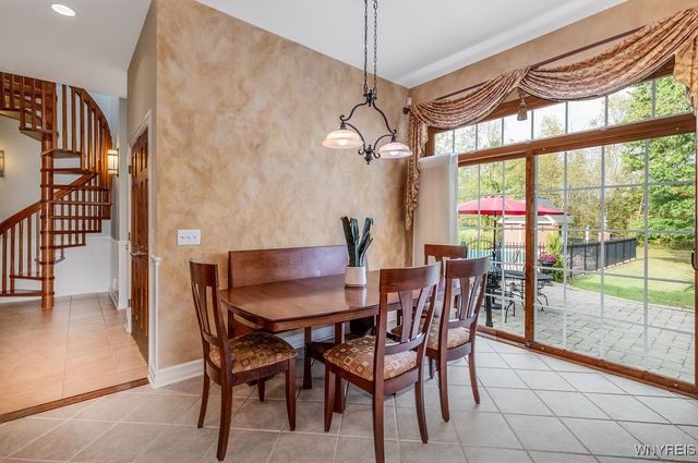 81 Hidden Oaks Court, Grand Island, NY 14072