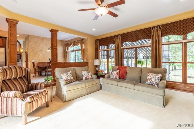 81 Hidden Oaks Court, Grand Island, NY 14072